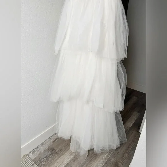 NEW Katie May Aurora Gown in Ivory - Picture 8 of 16